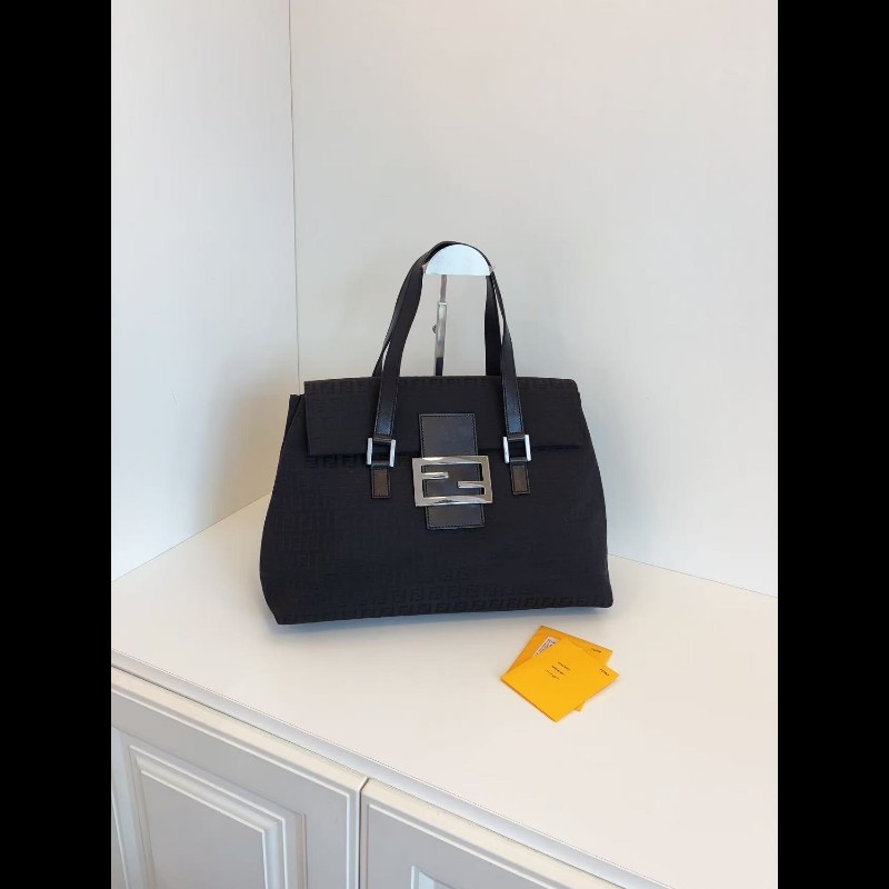 Fendi黑銀老花帆布法棍大胖丁 公文腋下托特-2