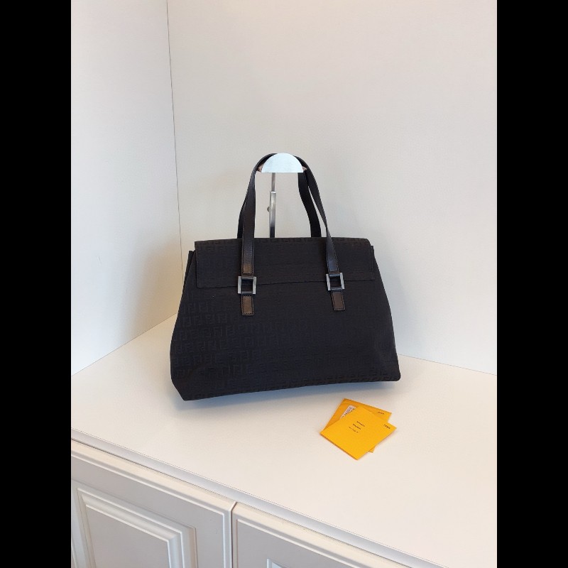 Fendi黑銀老花帆布法棍大胖丁 公文腋下托特-3