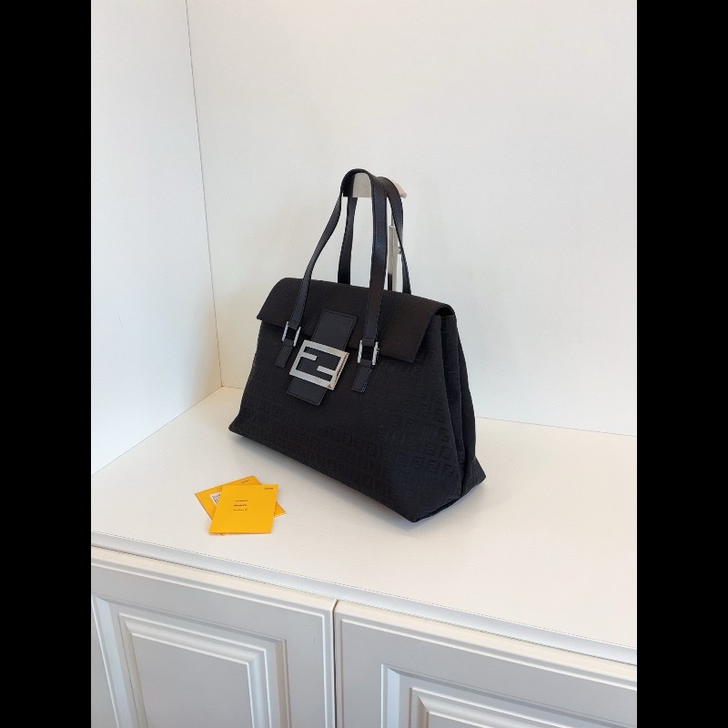 Fendi黑銀老花帆布法棍大胖丁 公文腋下托特-5