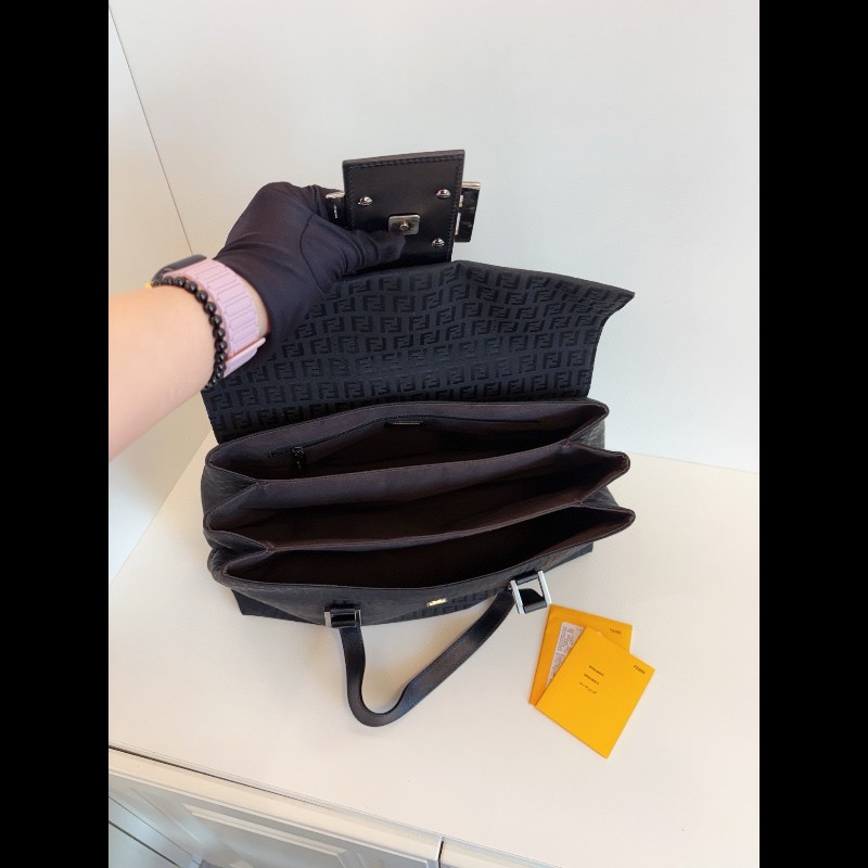 Fendi黑銀老花帆布法棍大胖丁 公文腋下托特-8