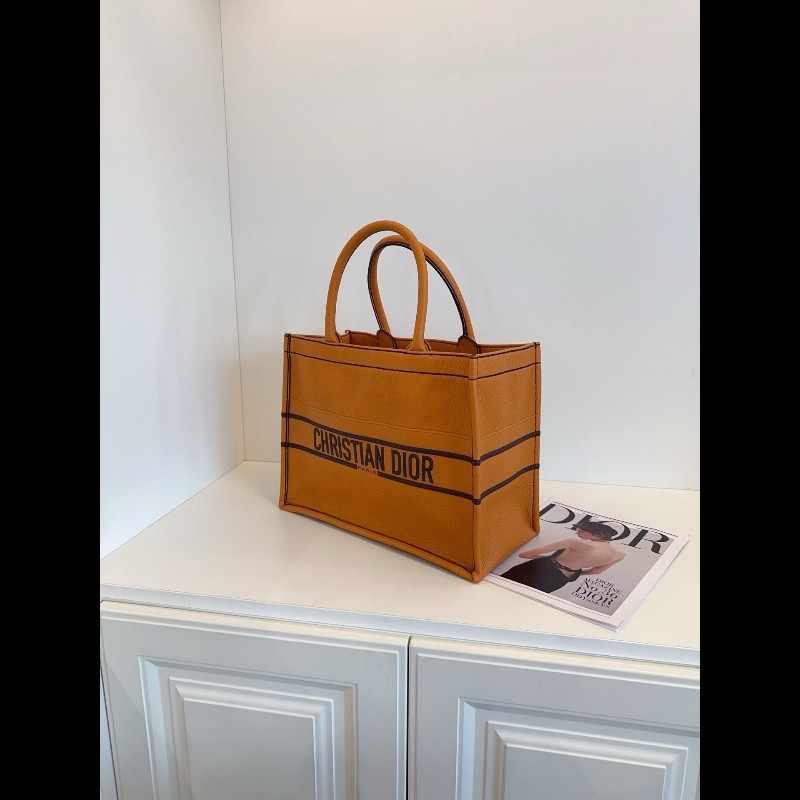Dior 干邑色全皮款Book Tote托特包 中號-7