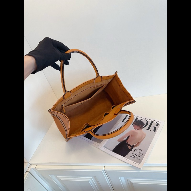 Dior 干邑色全皮款Book Tote托特包 中號-8