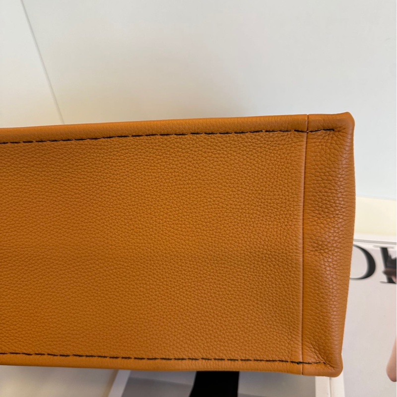 Dior 干邑色全皮款Book Tote托特包 中號-15