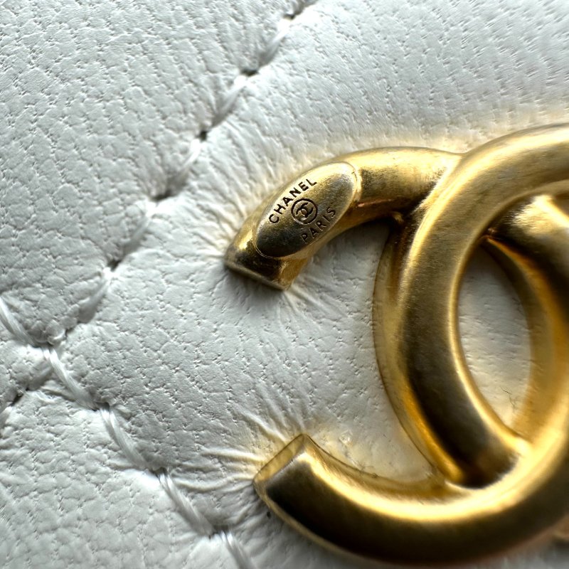 【美收精品】CHANEL 長鍊白色金球小包 C-44-8