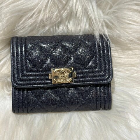 香奈兒 boy卡包金釦深藍