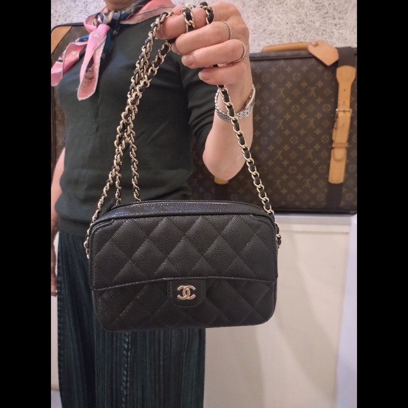 Chanel 金鍊黒荔枝皮小相機斜背包-1