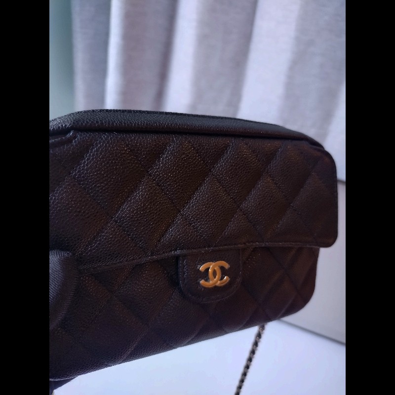 Chanel 金鍊黒荔枝皮小相機斜背包-9