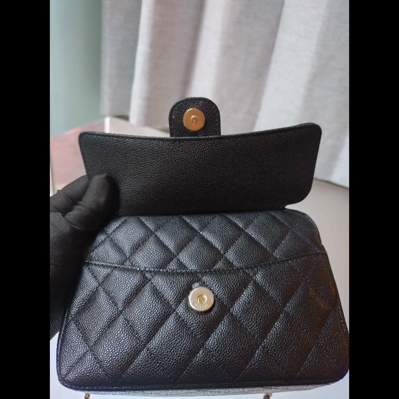 Chanel 金鍊黒荔枝皮小相機斜背包-18