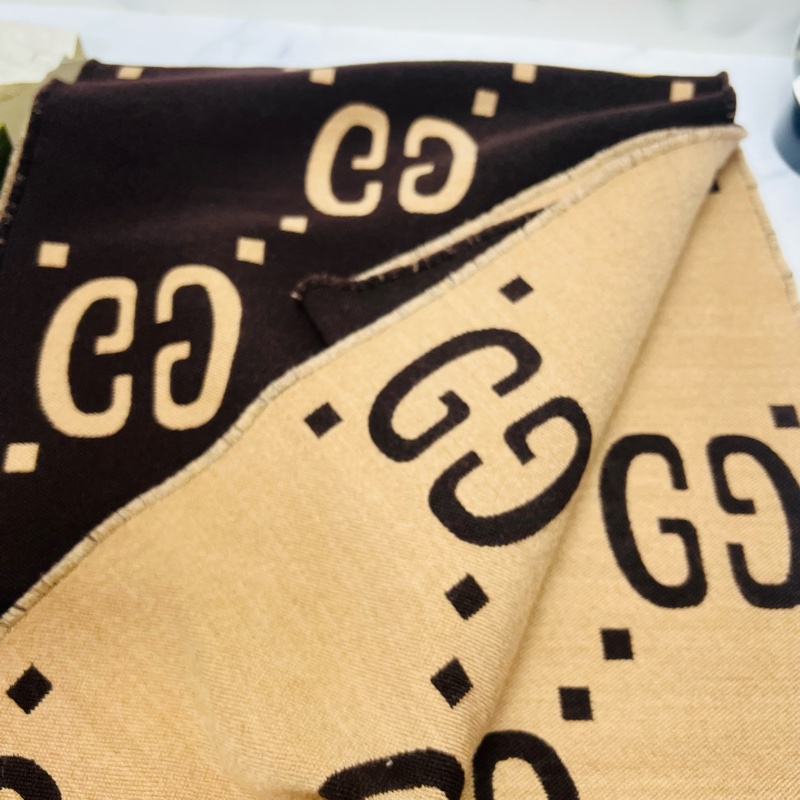 Gucci雙面圍巾-5