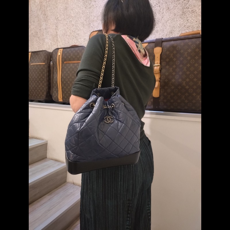 Chanel 深藍拼黑皮革小號流浪後背包 Gabrielle-3