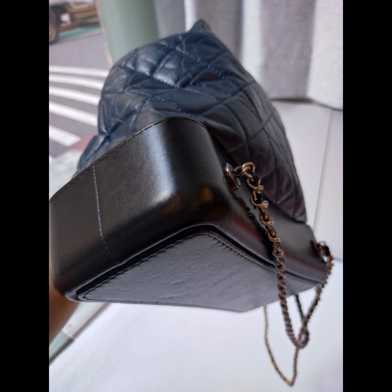 Chanel 深藍拼黑皮革小號流浪後背包 Gabrielle-9