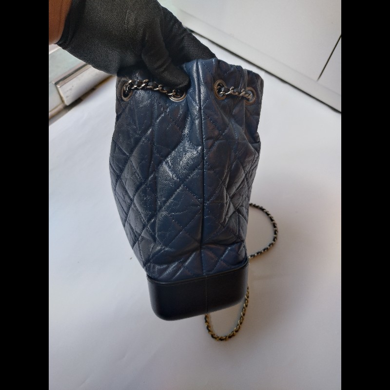 Chanel 深藍拼黑皮革小號流浪後背包 Gabrielle-10