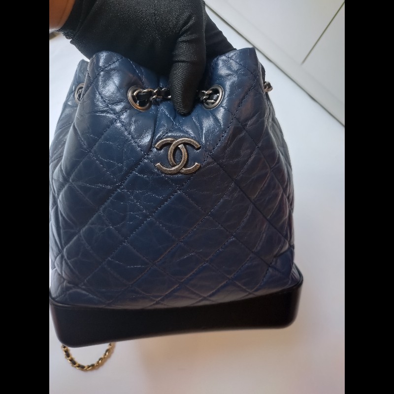 Chanel 深藍拼黑皮革小號流浪後背包 Gabrielle-12