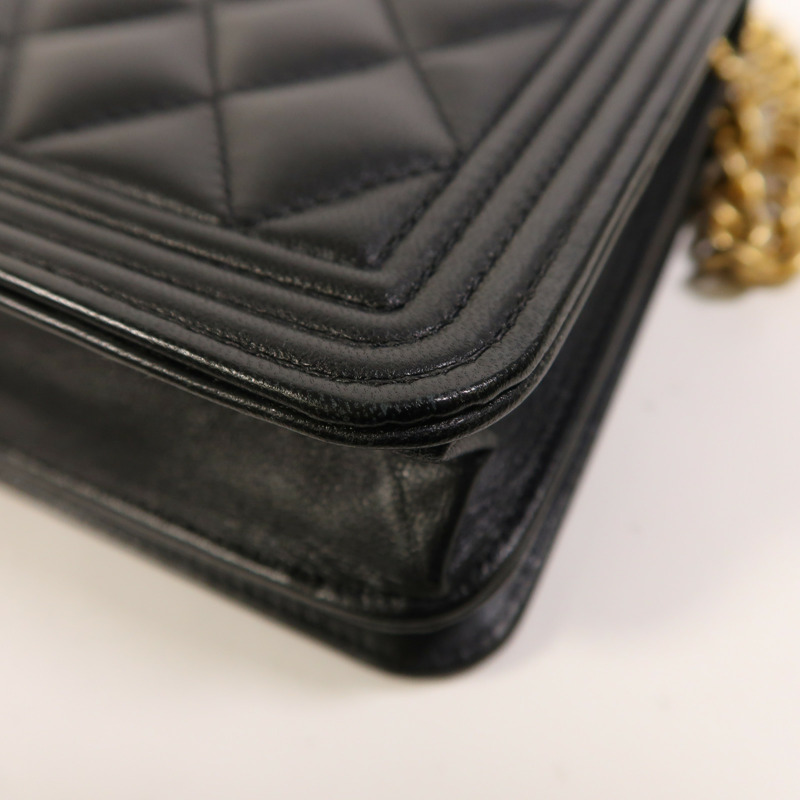 CHANEL 羊皮皮革Boy Wallet On Chain鏈帶肩背袋-12