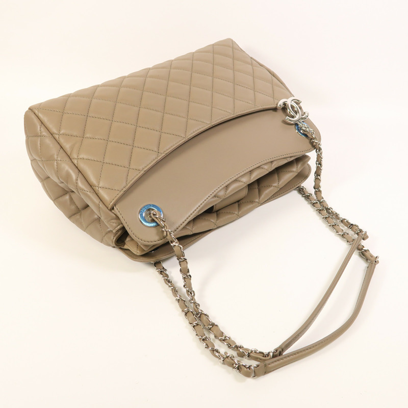 CHANEL 羊皮皮革Chain Shoulder銀扣鏈帶肩背袋-9