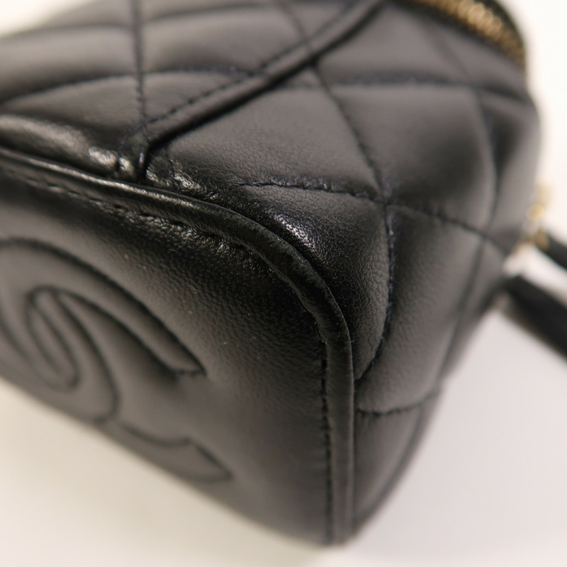 CHANEL 羊皮皮革Mini Vanity金扣鏈帶肩背袋-11