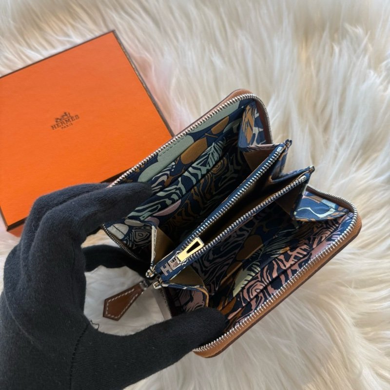 HERMES 棕色絲巾零錢包 全新-1