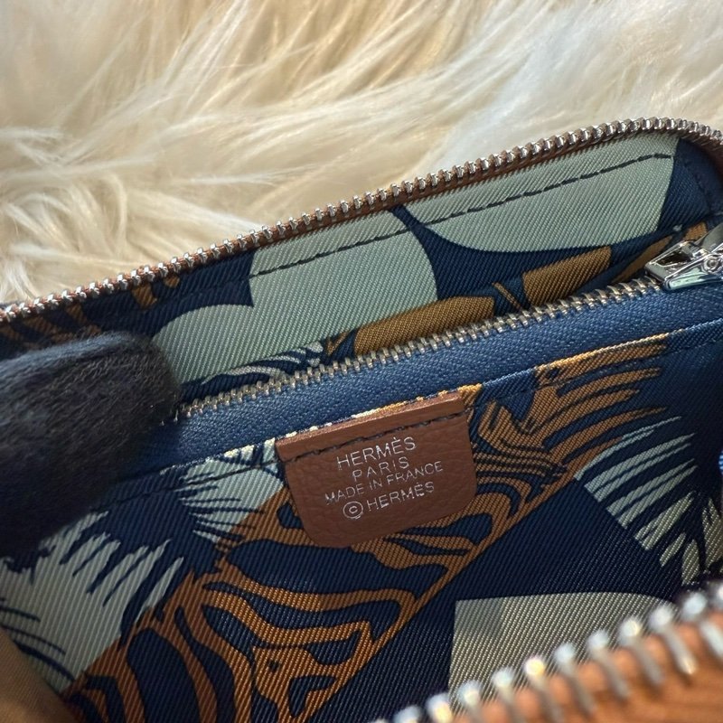 HERMES 棕色絲巾零錢包 全新-3