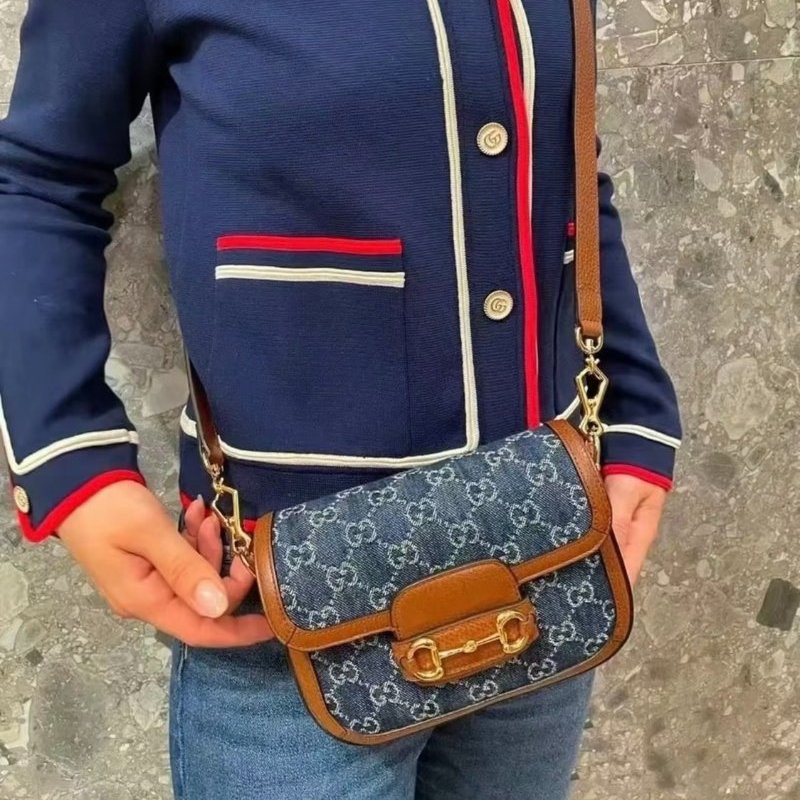 GUCCI 經典1955 Horsebit 系列馬銜釦GG印花丹寧布雙背帶肩背/斜背包 (藍色)-8