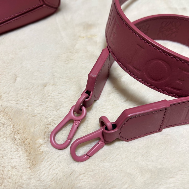 #近新 LOEWE 羅威 mini Puzzle 緞面小牛皮mini 肩背手提包(玫粉色)-11
