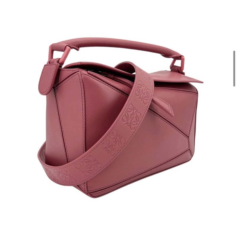 #近新 LOEWE 羅威 mini Puzzle 緞面小牛皮mini 肩背手提包(玫粉色)-22