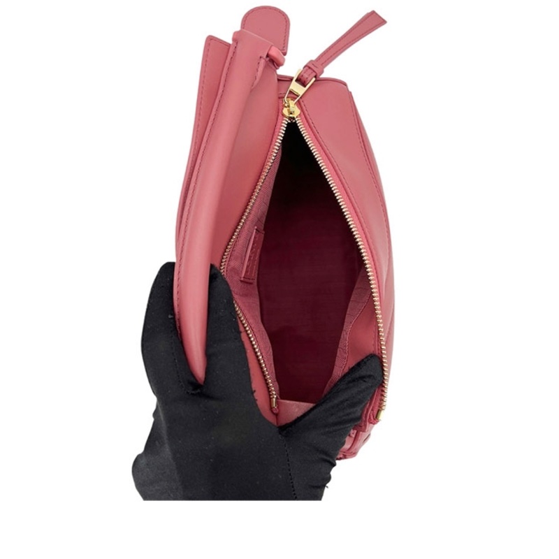 #近新 LOEWE 羅威 mini Puzzle 緞面小牛皮mini 肩背手提包(玫粉色)-24