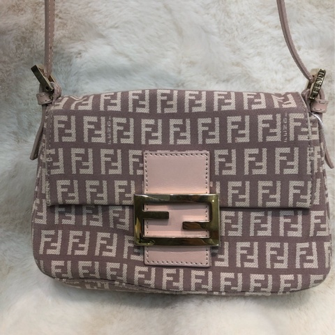 FENDI 淡粉色法棍方伴手袋 XC119