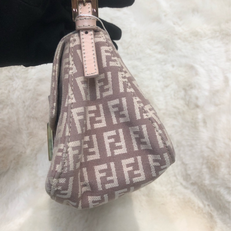 FENDI 淡粉色法棍方伴手袋 XC119-3