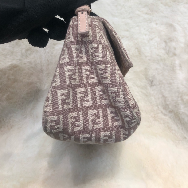 FENDI 淡粉色法棍方伴手袋 XC119-4