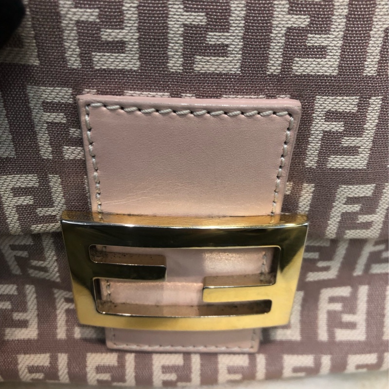 FENDI 淡粉色法棍方伴手袋 XC119-13