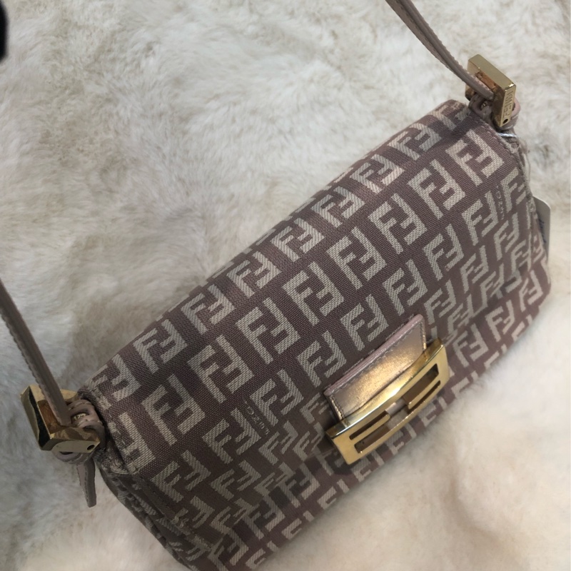 FENDI 淡粉色法棍方伴手袋 XC119-15