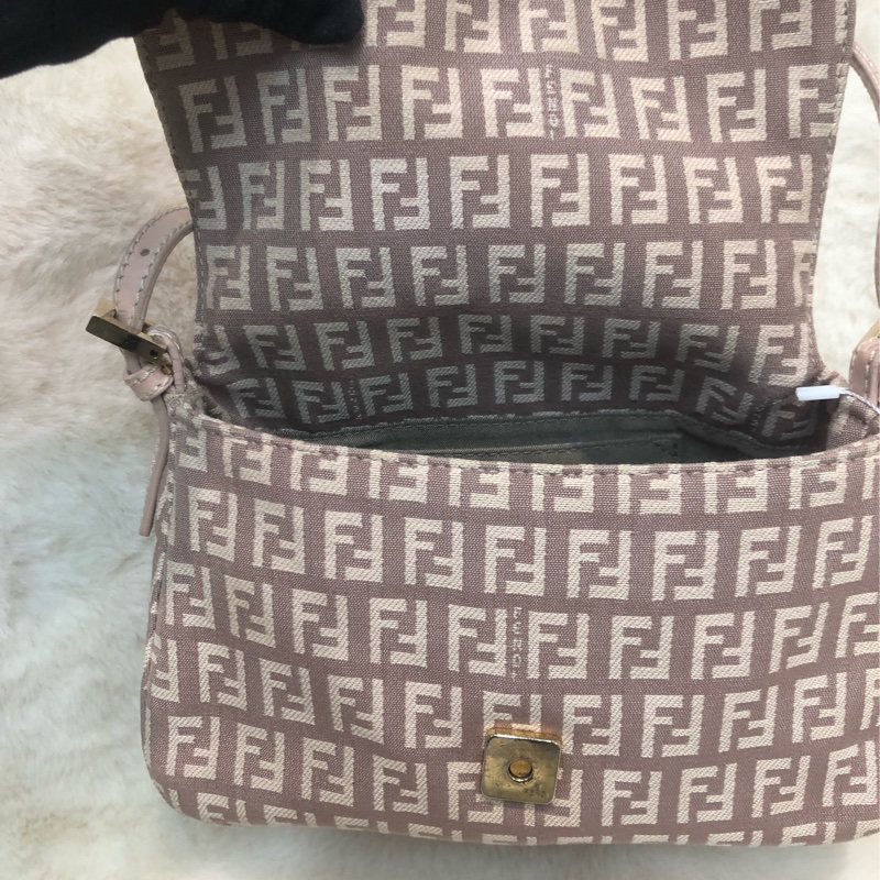 FENDI 淡粉色法棍方伴手袋 XC119-17