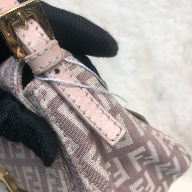 FENDI 淡粉色法棍方伴手袋 XC119-18