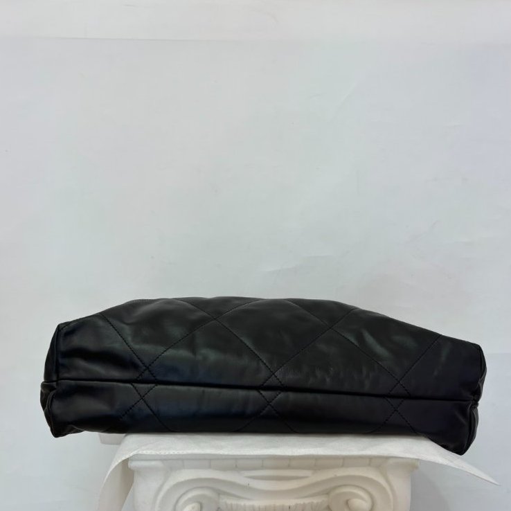 CHANEL黑牛皮白字22 Bag-大-4
