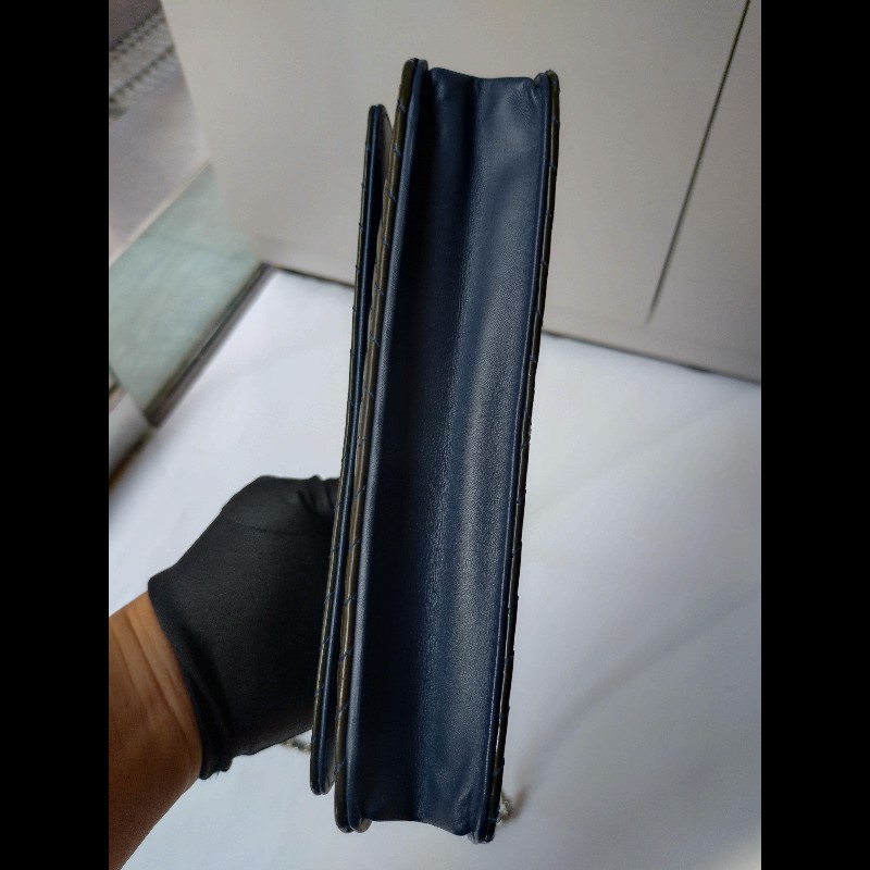 Chanel 銀鍊灰藍漆皮V格鍊帶小包 WOC-5