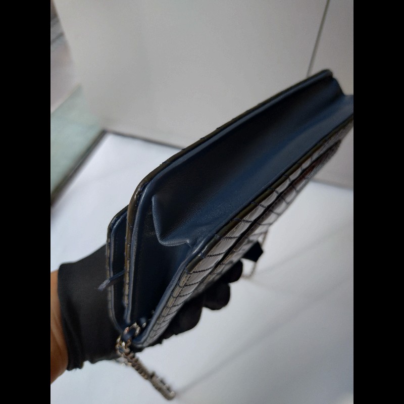 Chanel 銀鍊灰藍漆皮V格鍊帶小包 WOC-7