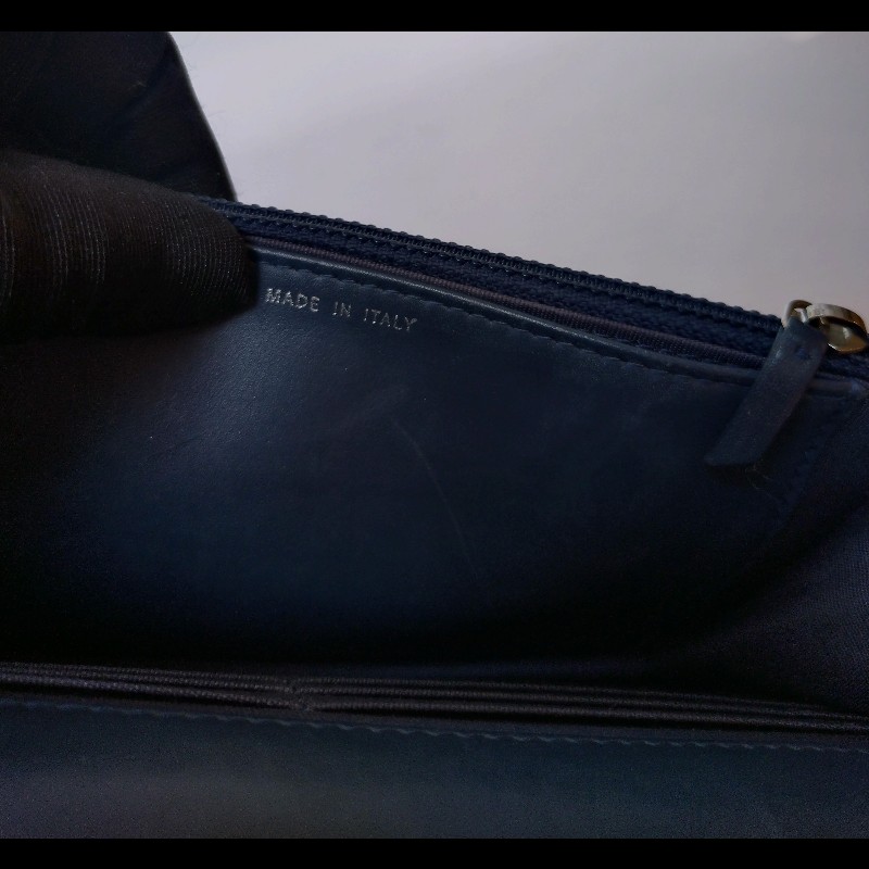 Chanel 銀鍊灰藍漆皮V格鍊帶小包 WOC-16