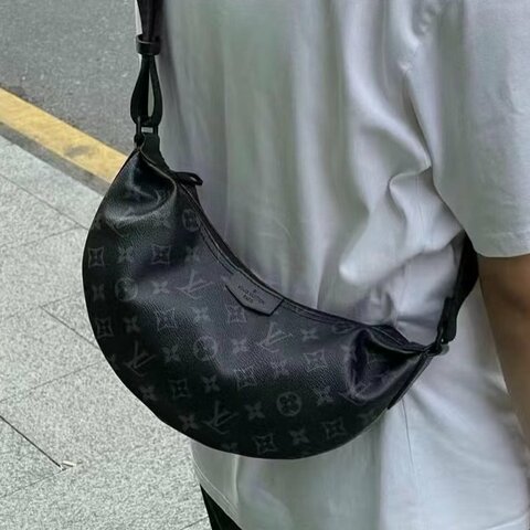 LV 全新Hamac Bag PM彎月包