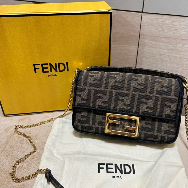 #大全配 附購證 FENDI 芬迪 棕色 花帆布 Mini Baguette 單肩包 兩用包 老花法棍包-1