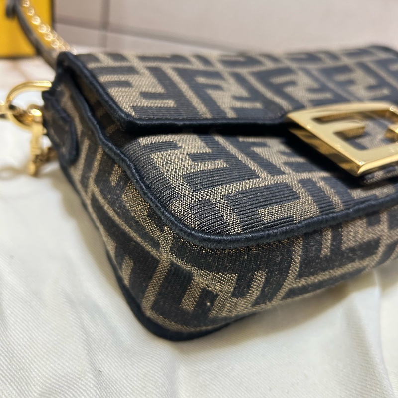 #大全配 附購證 FENDI 芬迪 棕色 花帆布 Mini Baguette 單肩包 兩用包 老花法棍包-8