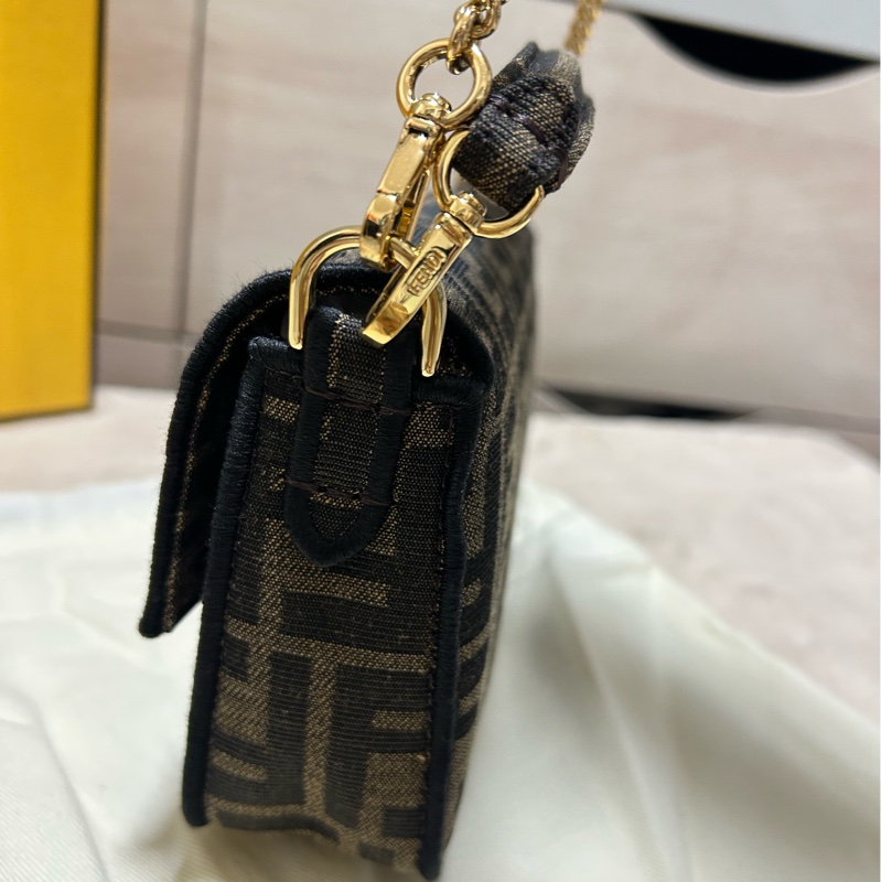 #大全配 附購證 FENDI 芬迪 棕色 花帆布 Mini Baguette 單肩包 兩用包 老花法棍包-12