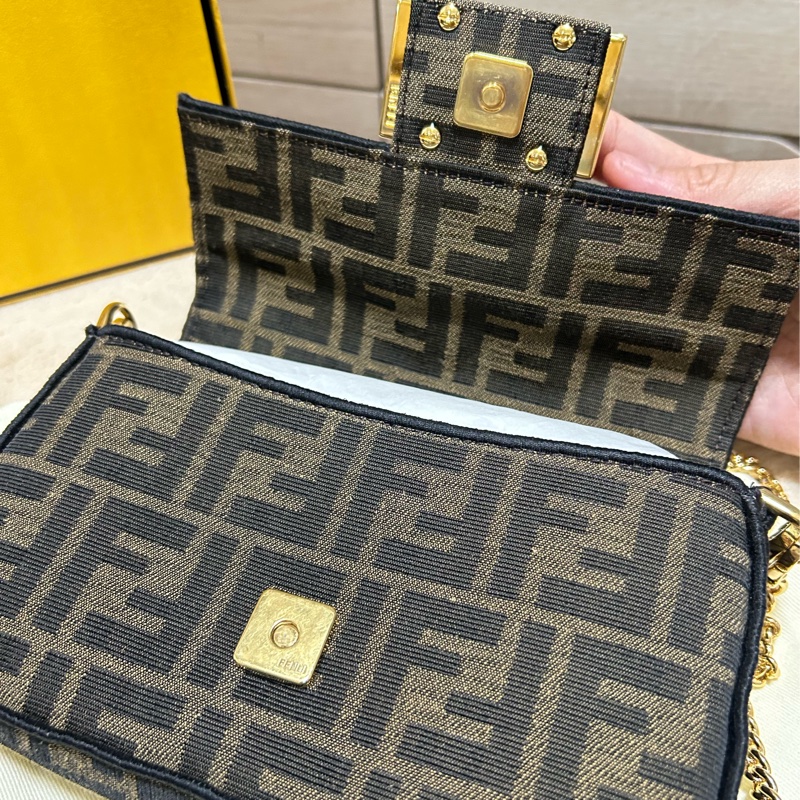 #大全配 附購證 FENDI 芬迪 棕色 花帆布 Mini Baguette 單肩包 兩用包 老花法棍包-14