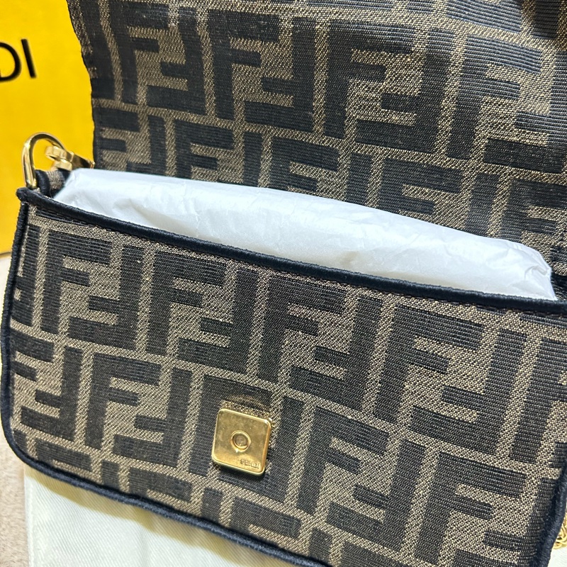 #大全配 附購證 FENDI 芬迪 棕色 花帆布 Mini Baguette 單肩包 兩用包 老花法棍包-15