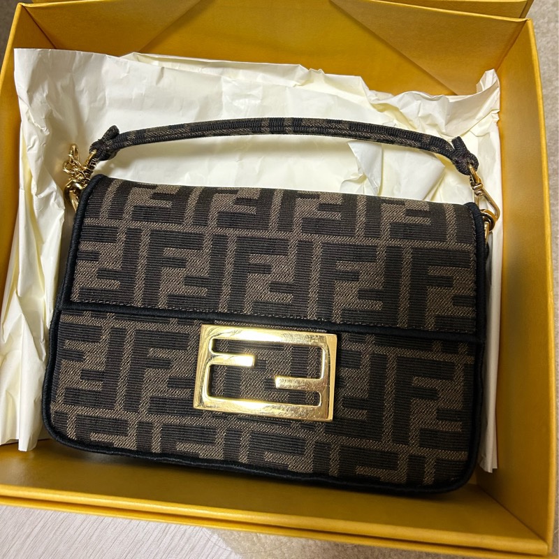 #大全配 附購證 FENDI 芬迪 棕色 花帆布 Mini Baguette 單肩包 兩用包 老花法棍包-21