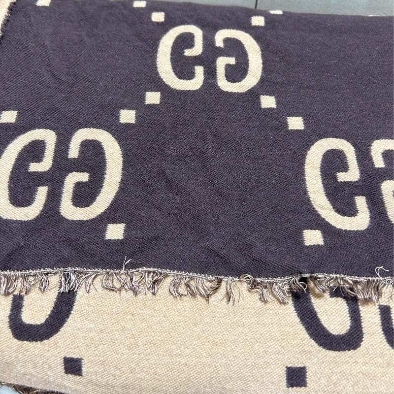 GUCCI 雙Glogo 厚款雙色羊毛桑蠶絲圍巾-1