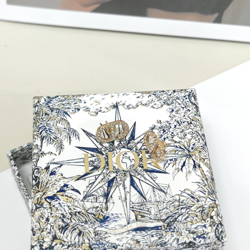 Dior 鑲鉆字母 耳釘-2