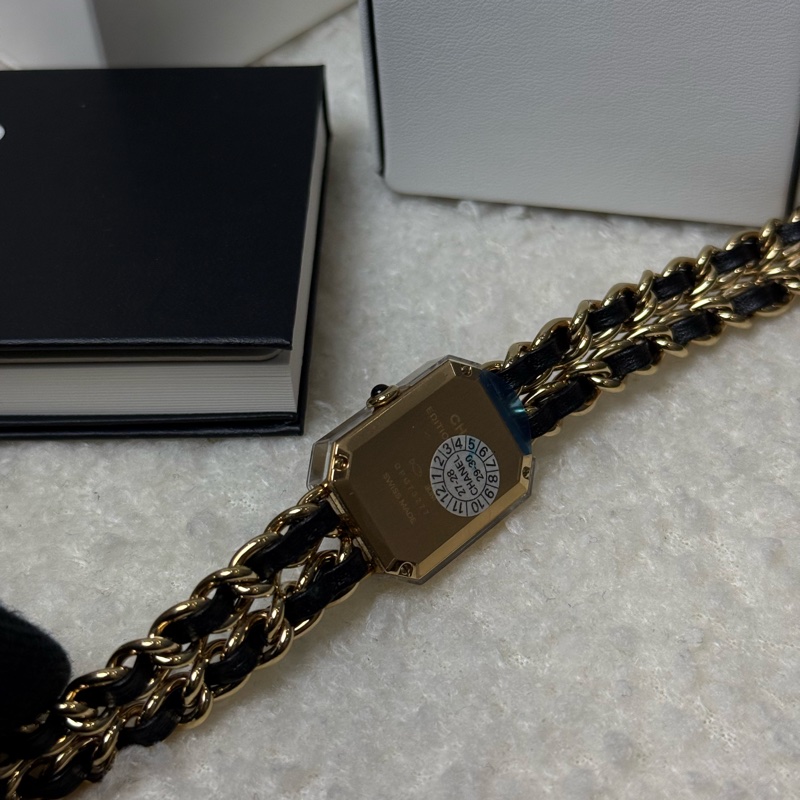 (台灣專櫃購證全配)全新Chanel Chanel Premiere 皮穿鏈淡金色首映錶M號-4
