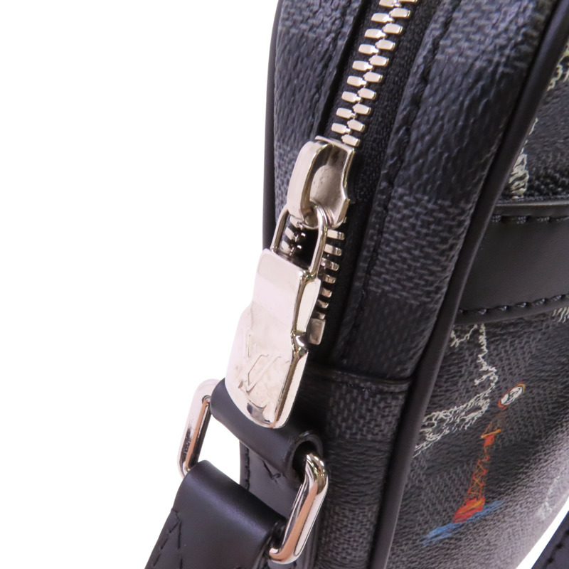 LOUIS VUITTON Damier Graphite Danube Slim肩背袋-8