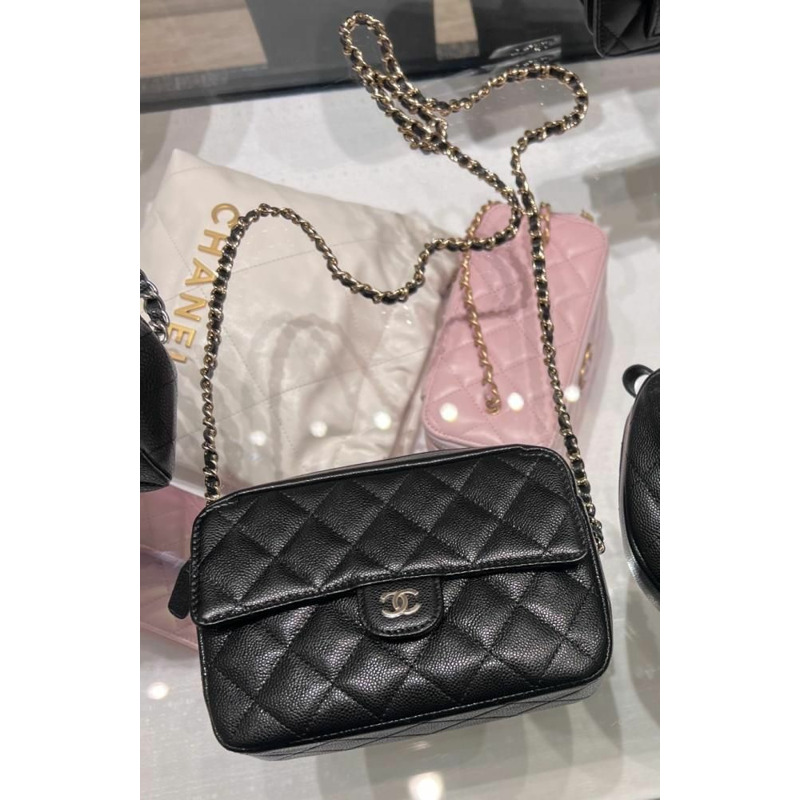CHANEL 黑色魚子醬斜背迷你包方形收納包經典拉鍊相機包-2
