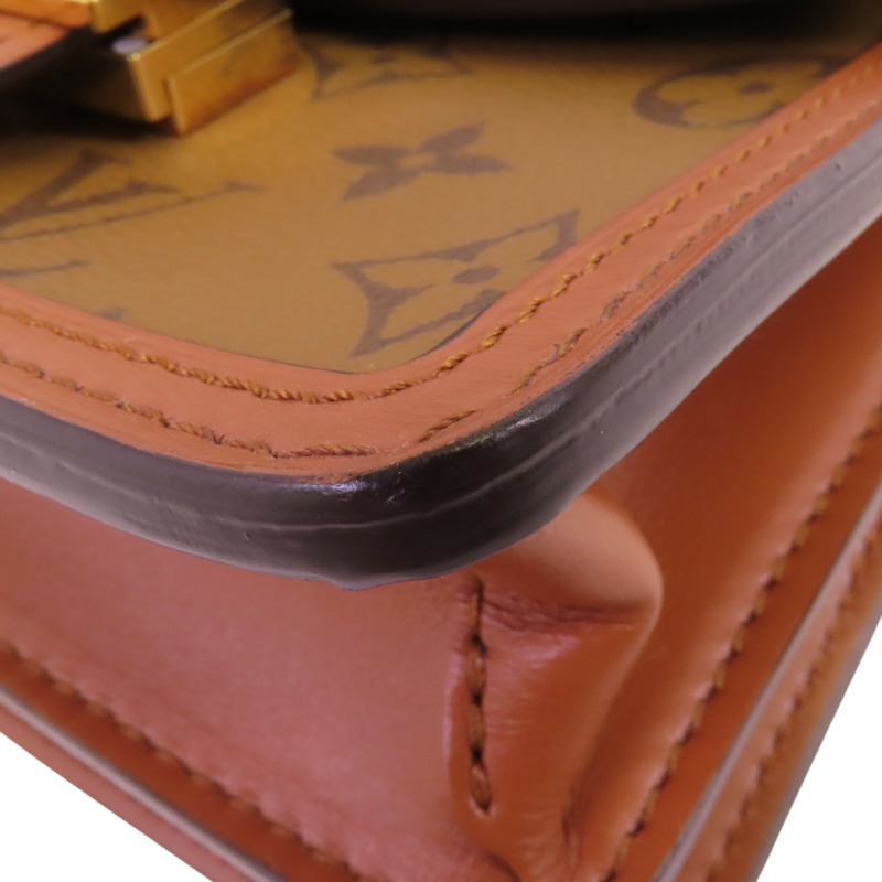 LOUIS VUITTON Monogram Reverse Mini Dauphine金扣肩背袋-11